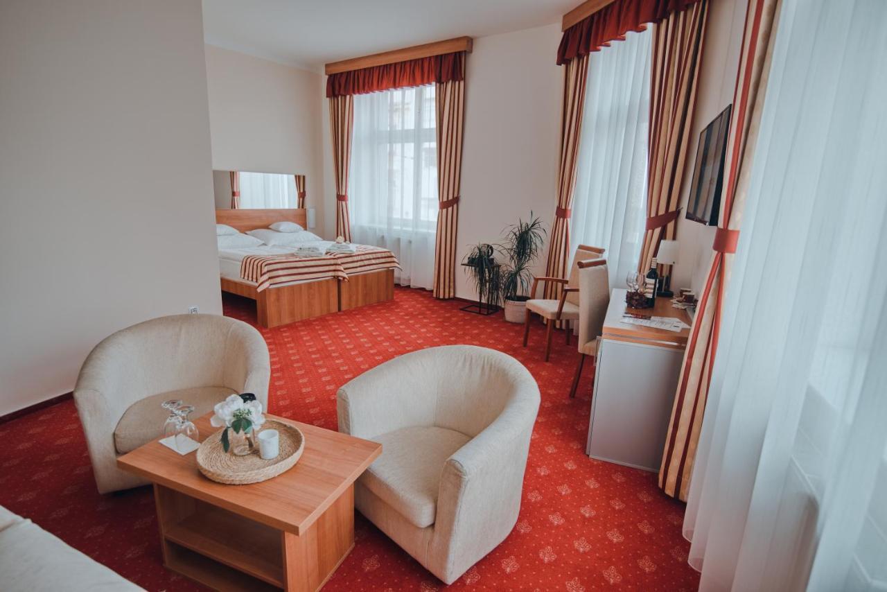 Hotel Grand Hradec Králové Exterior foto