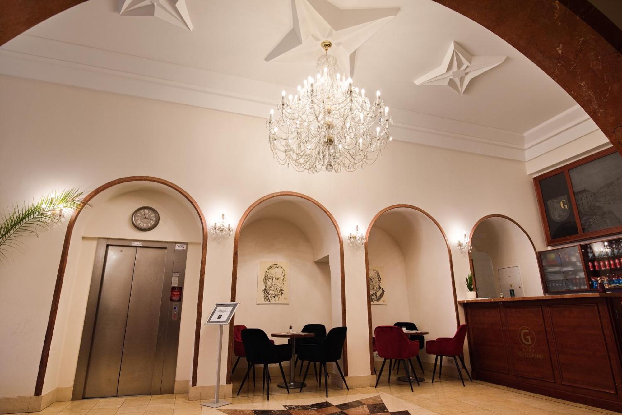 Hotel Grand Hradec Králové Exterior foto